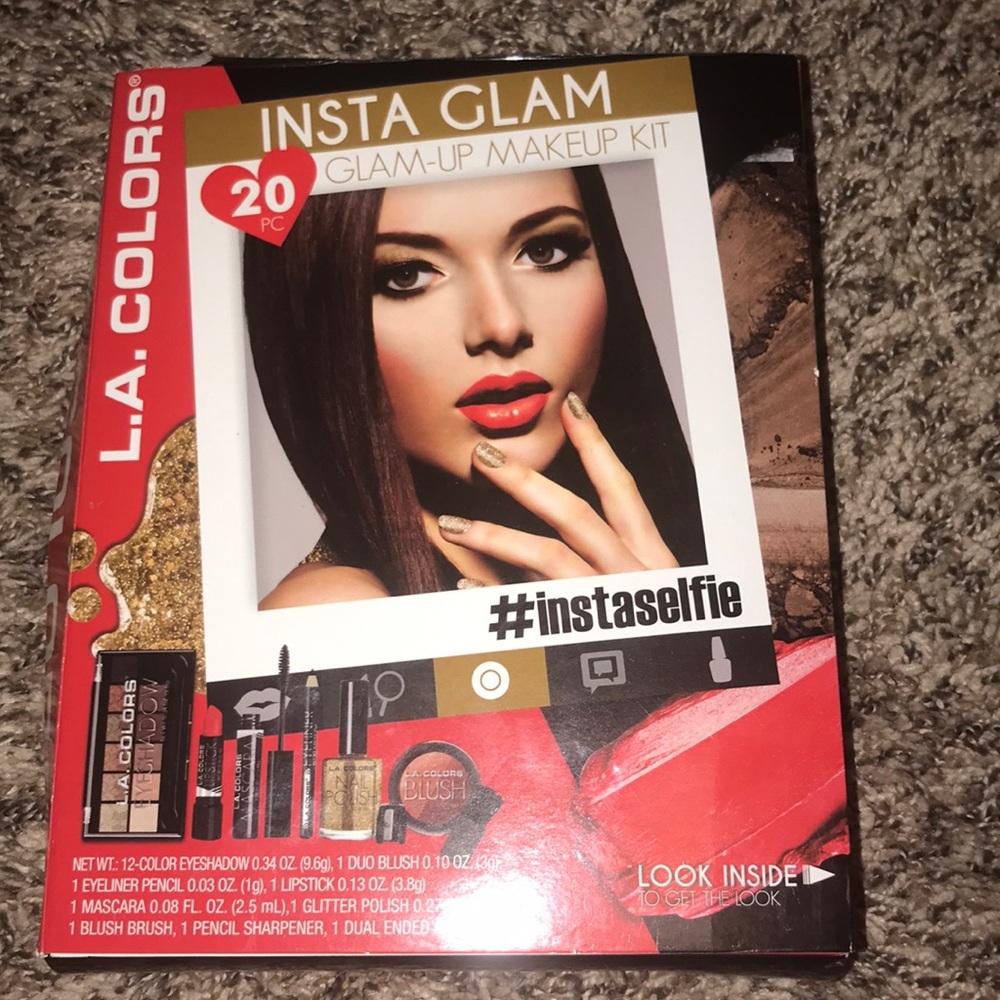 Brand new makeup kit - Picture 2 of 4